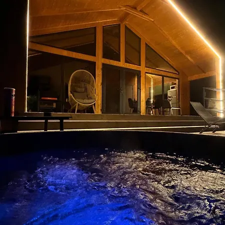 Holiday home на схилі - з чаном, буковель, Yablunytsya