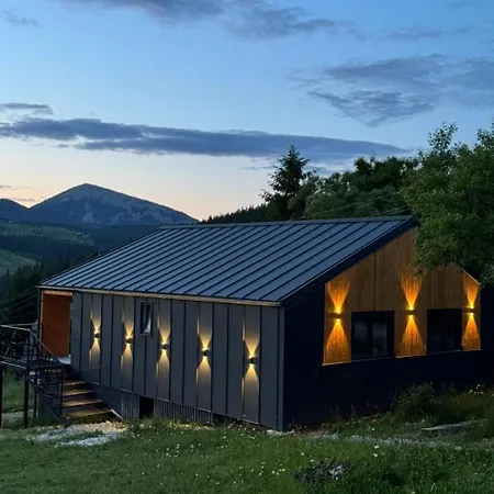 на схилі - з чаном, буковель, Holiday home Yablunytsya